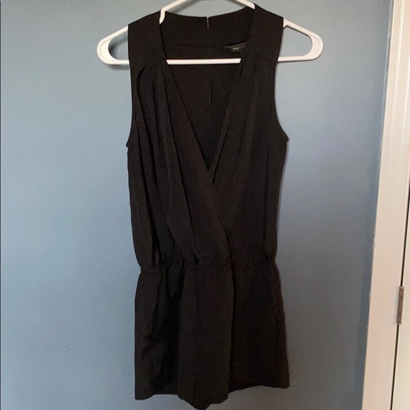 Like New BCBGMaxAzria Romper - XXS - Picture 1 of 6